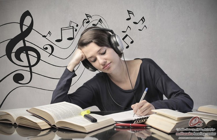 موسیقی یا سکوت؟ آیا گوش دادن به موسیقی واقعا به مطالعه کردن کمک می کند؟
