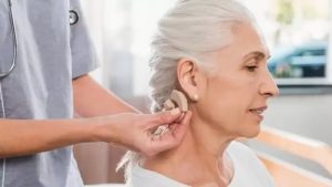 تجویز سمعک در منزل