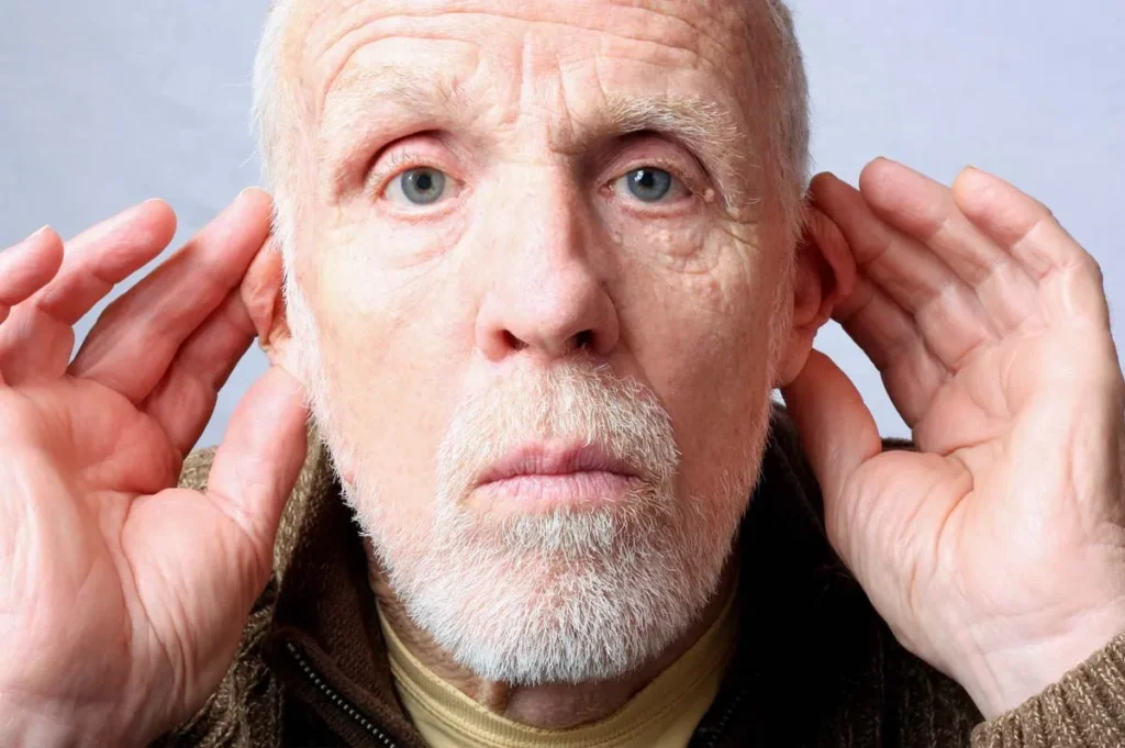 علت پیرگوشی چیست؟